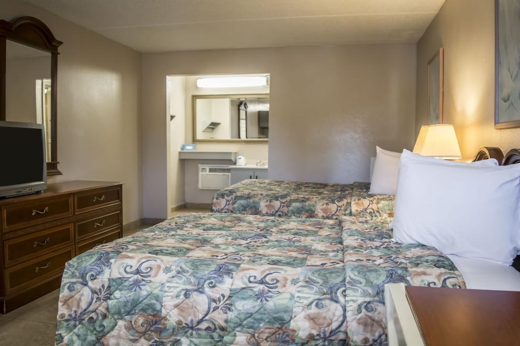 Rodeway Inn Clearwater-Dunedin Exteriér fotografie